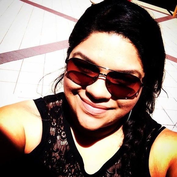 Meet your Posher, Denise - Picture 4 of 8